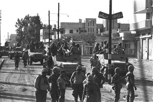 Le truppe israeliane a Gaza, 6 giugno 1967.
